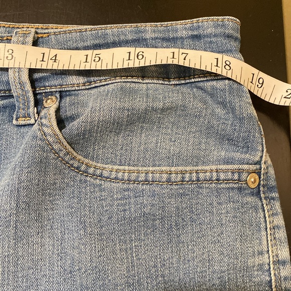Gloria Vanderbilt Amanda 2.0 Slim Leg Denim High Rise Jean Size 16 - Picture 5 of 7